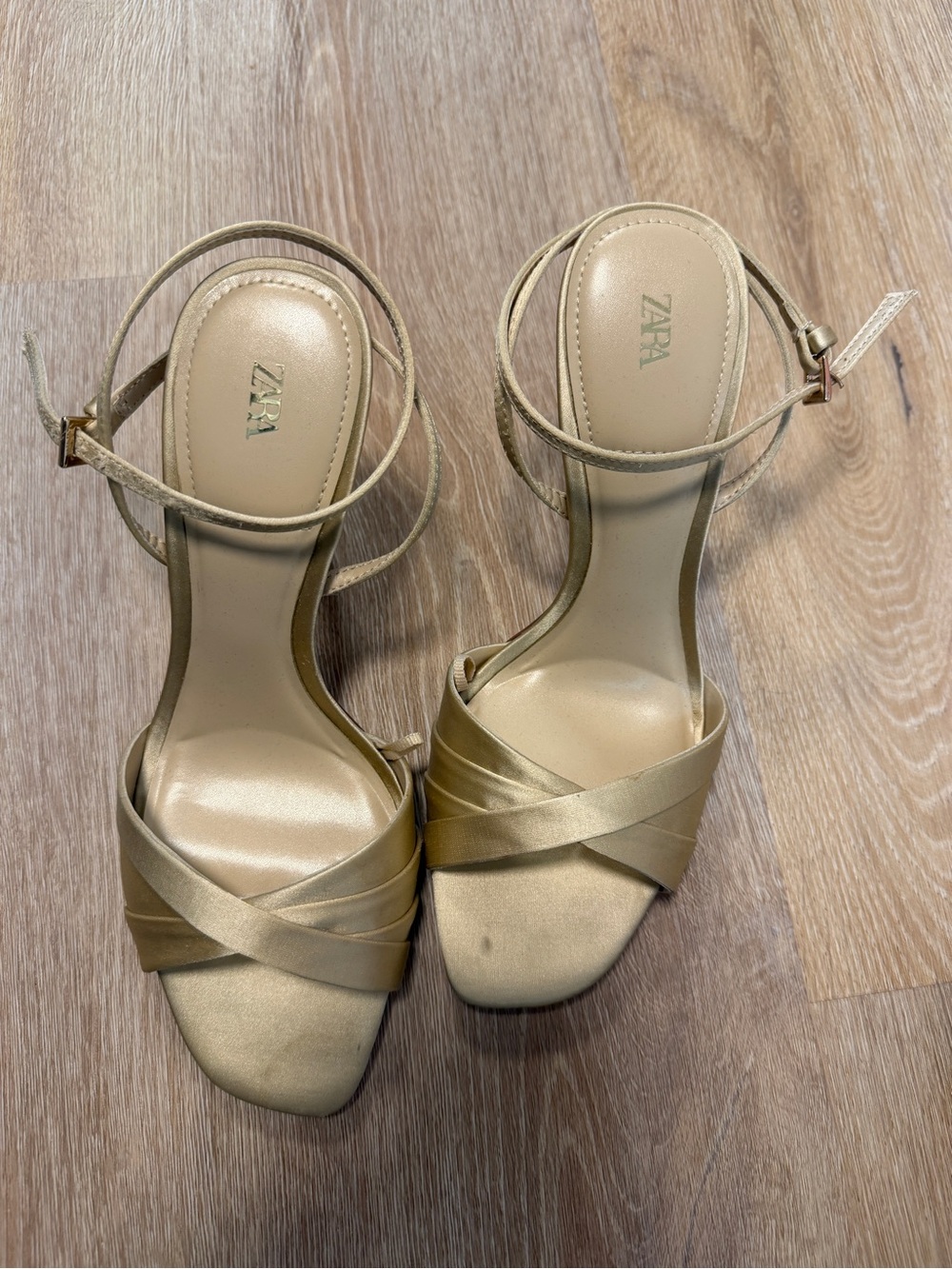 Zara Satin Heel - Picture 2 of 4